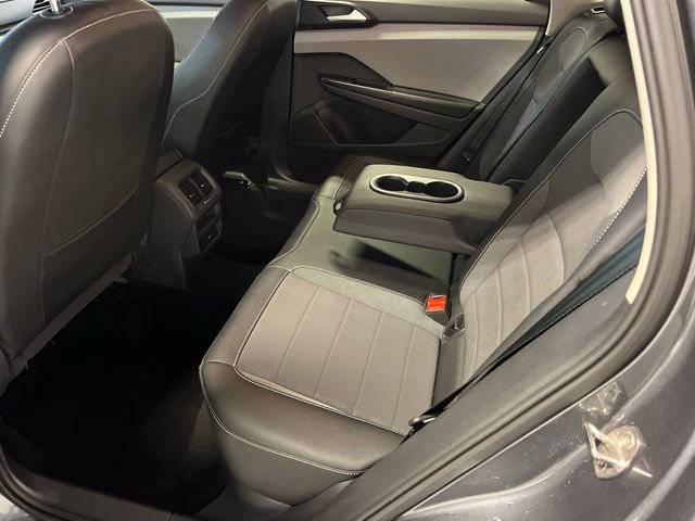 Used 2023 Gray Volkswagen 1.5T SE image 16