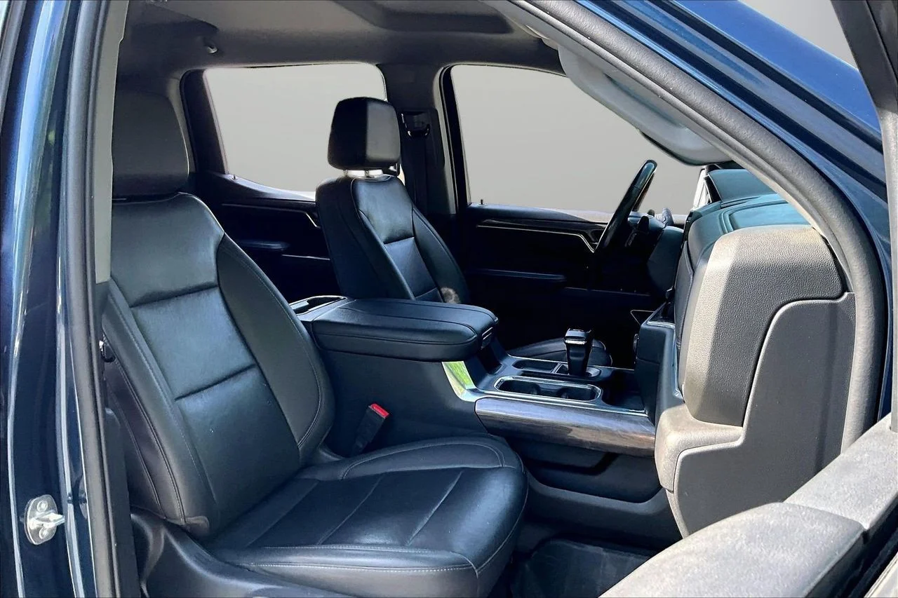 Used 2023 Blue Chevrolet LTZ image 23