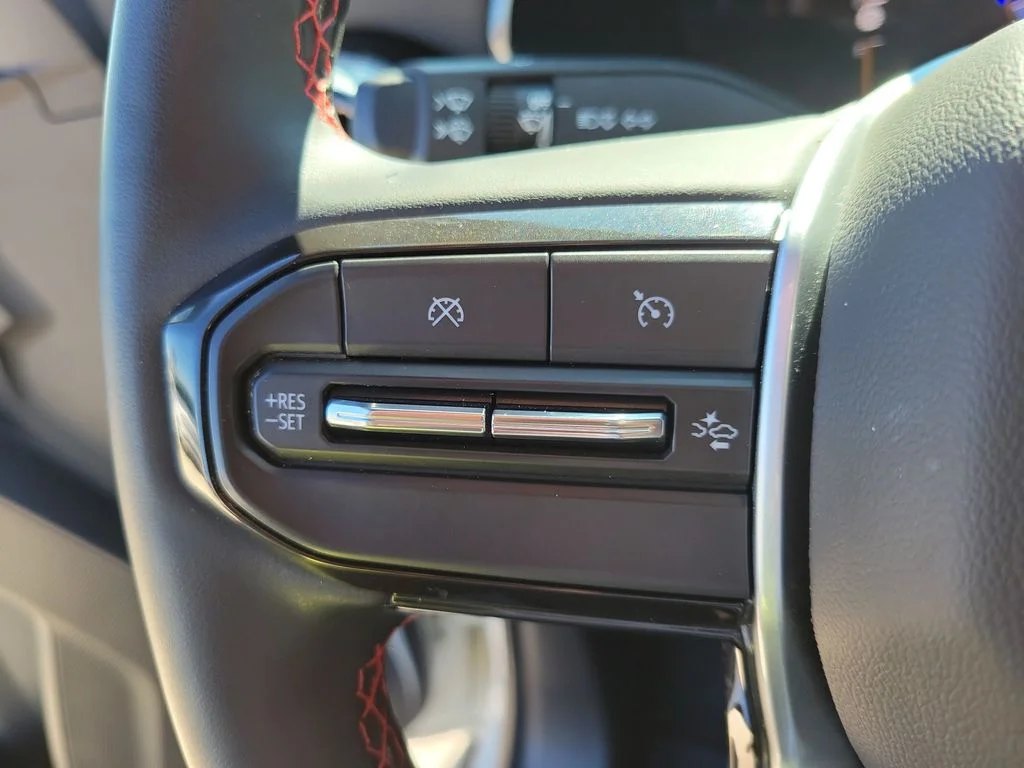 Used 2023 White Chevrolet Z71 image 22