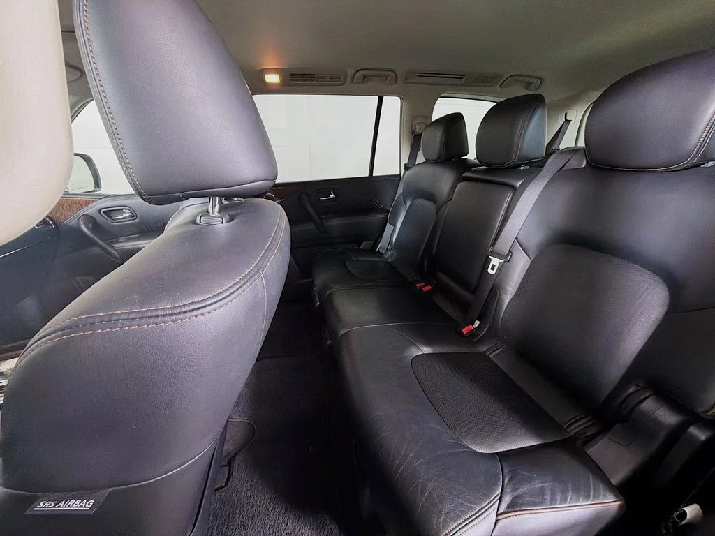 Used 2018 White Nissan SL image 20