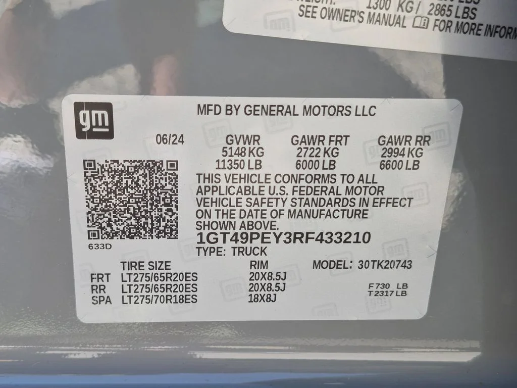 Used 2024 Gray GMC AT4 image 35