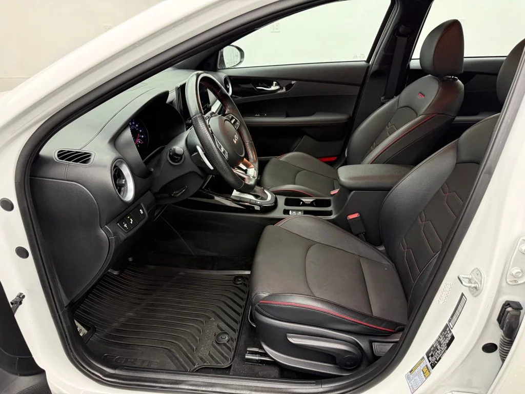 Used 2023 White Kia GT image 22