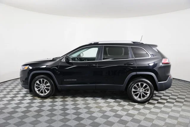 Used 2019 Black Jeep Latitude Plus image 26