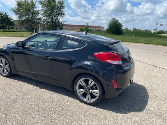 Used 2016 Black Hyundai Base image 4