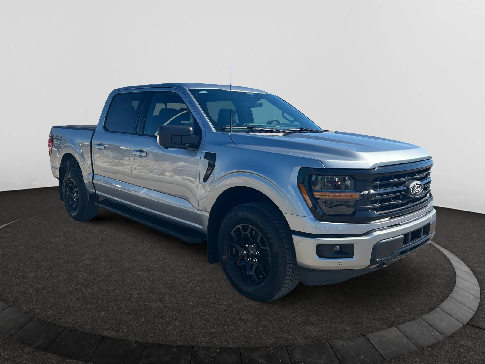 New 2026 Iconic Silver Metallic Ford XLT image 7