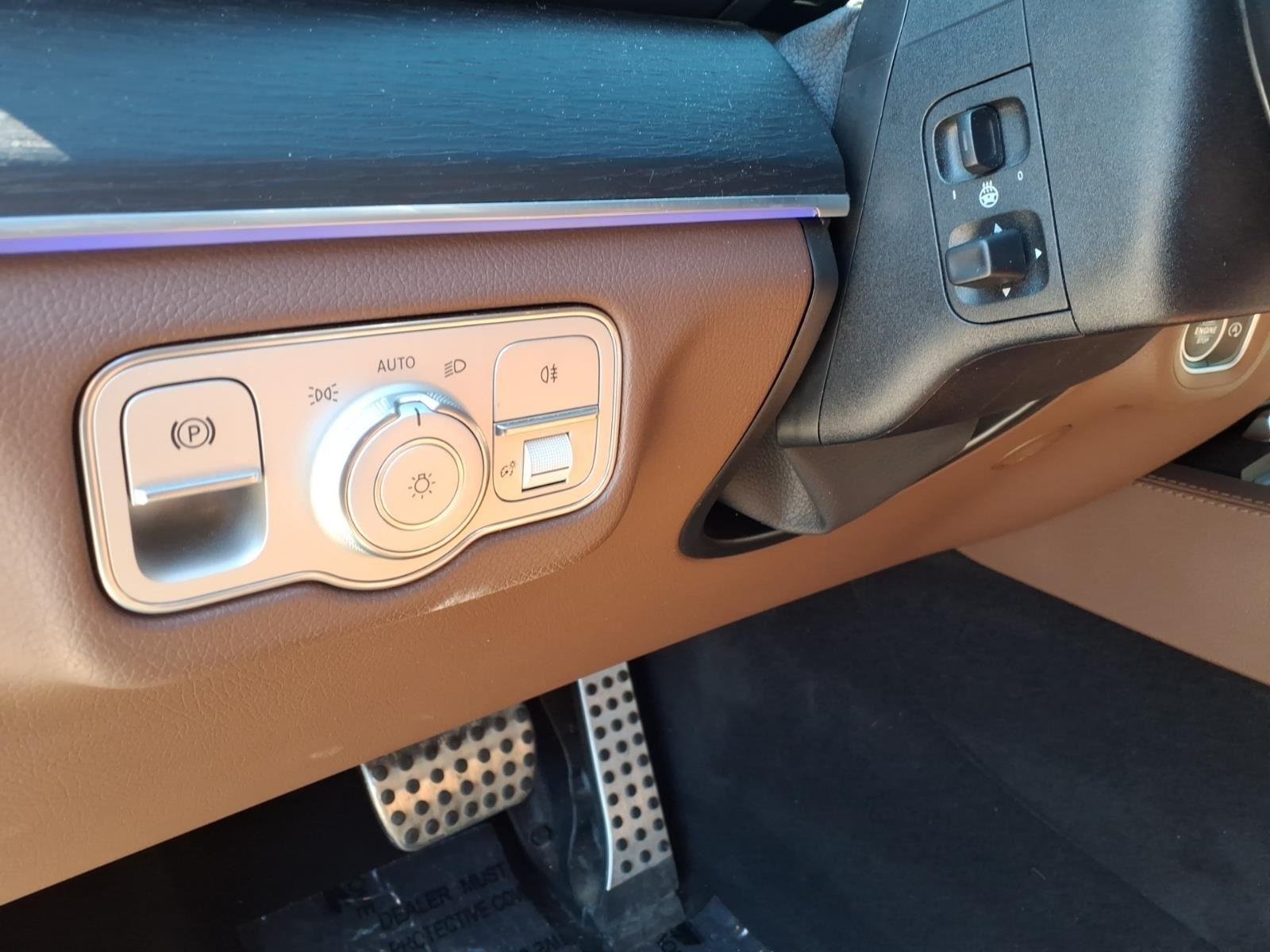 Used 2025 Obsidian Black Metallic Mercedes-Benz GLS 580 image 27