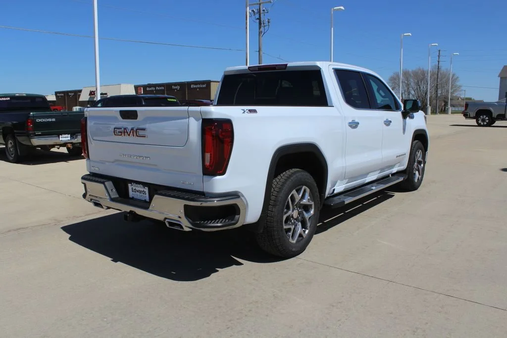 New 2026 Glacier White Tricoat GMC SLT image 3