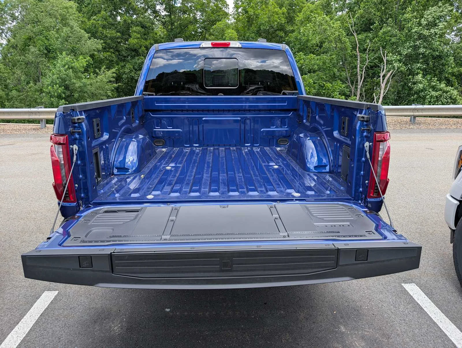 New 2026 Argon Blue Metallic Ford XLT image 7