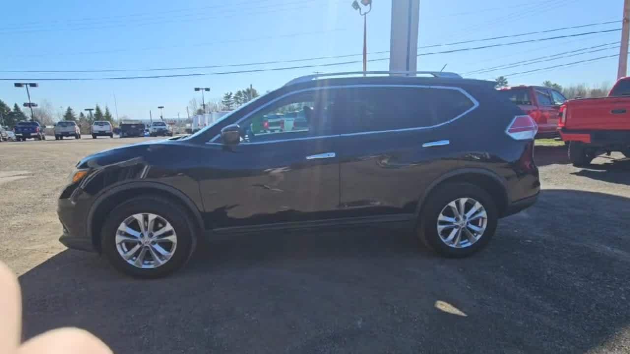 Used 2016 Magnetic Black Nissan SV image 5