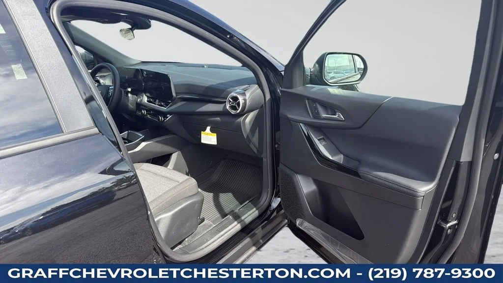 2027 Chevrolet Equinox LT - Photo 22