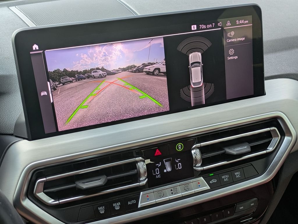 Used 2024 White BMW xDrive30i image 19