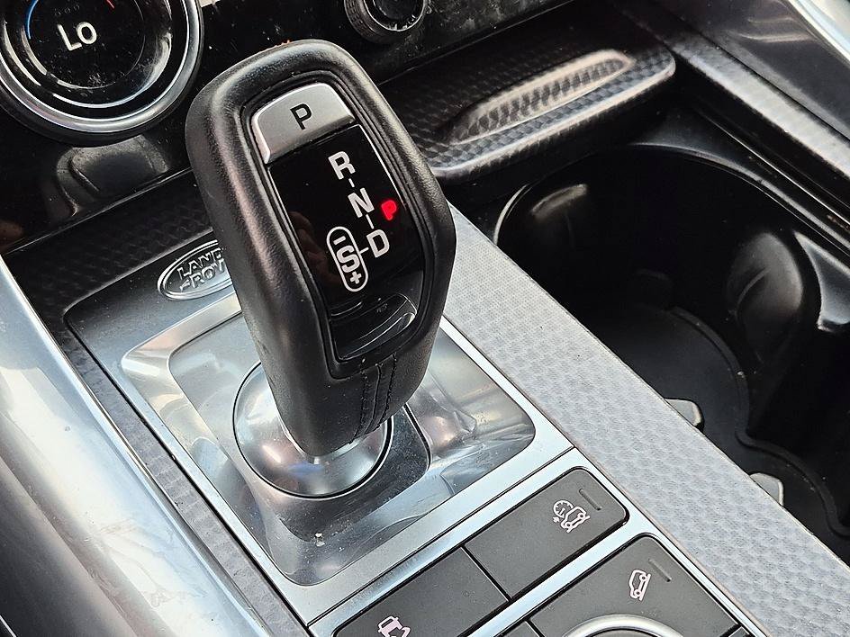 Used 2021  Land Rover HSE Dynamic image 26
