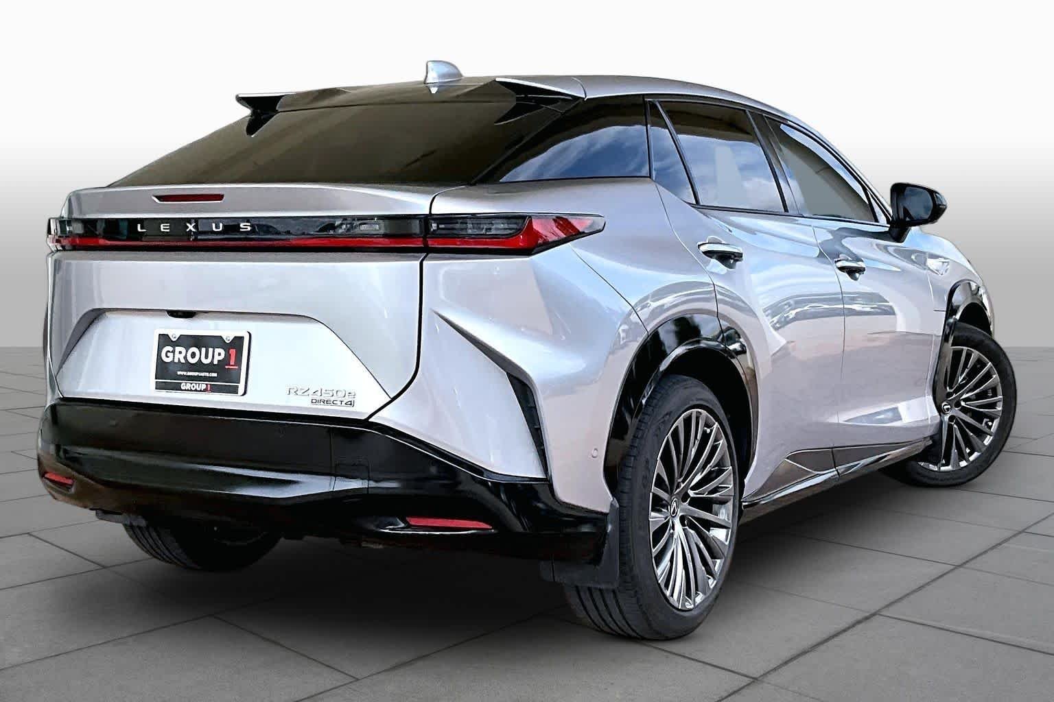 Used 2023 Iridium Lexus Luxury image 10