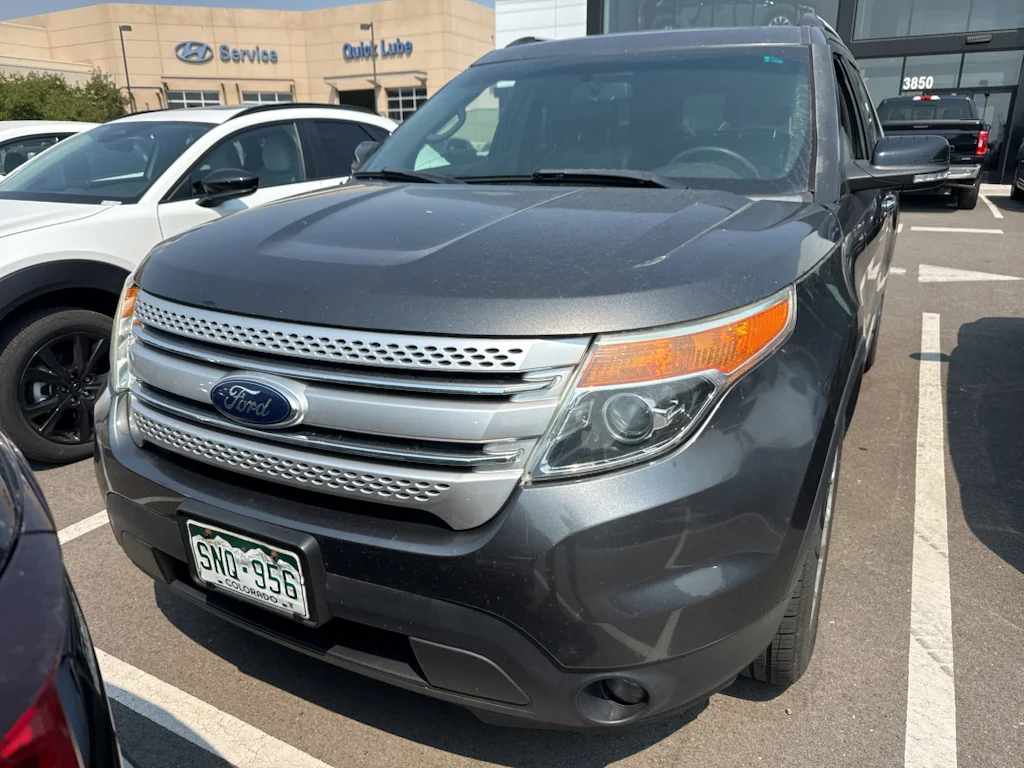 Used 2015 Magnetic Metallic Ford XLT image 1