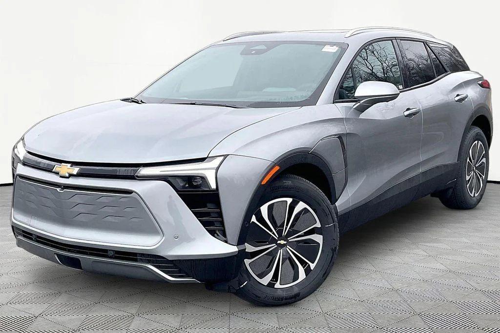 New 2025 Sterling Gray Metallic Chevrolet LT image 1