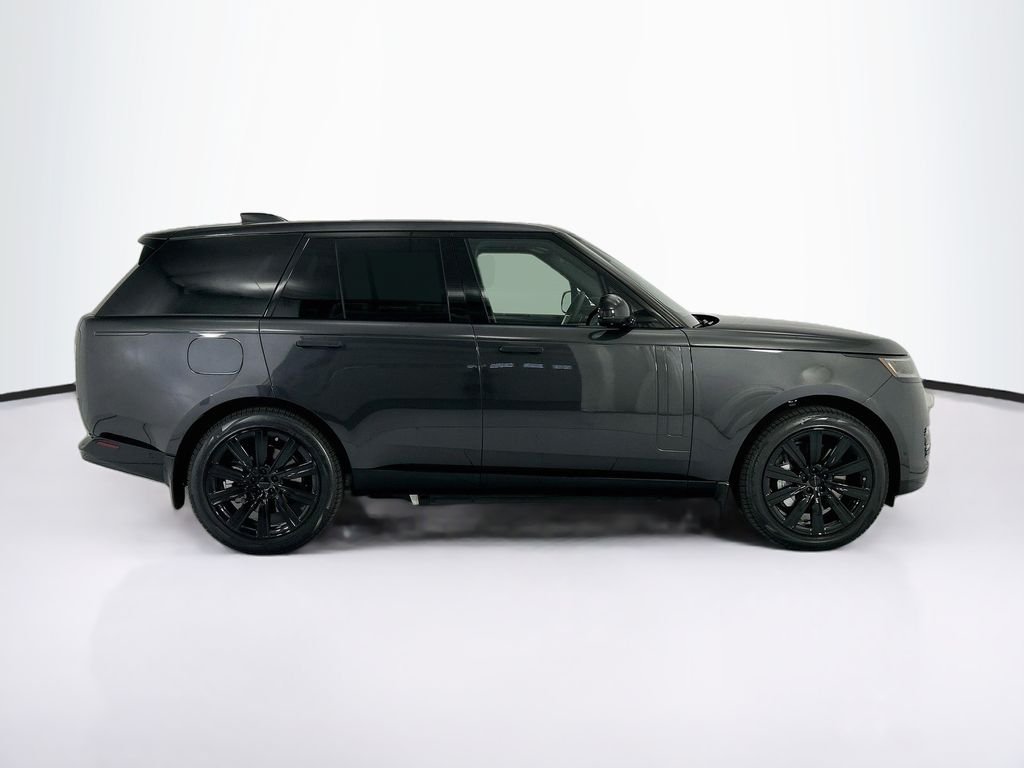 New 2026 Carpathian Grey Land Rover SE image 4