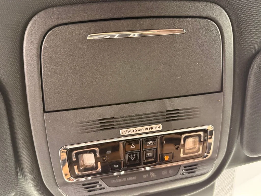 Used 2021 Red Lincoln Reserve image 30