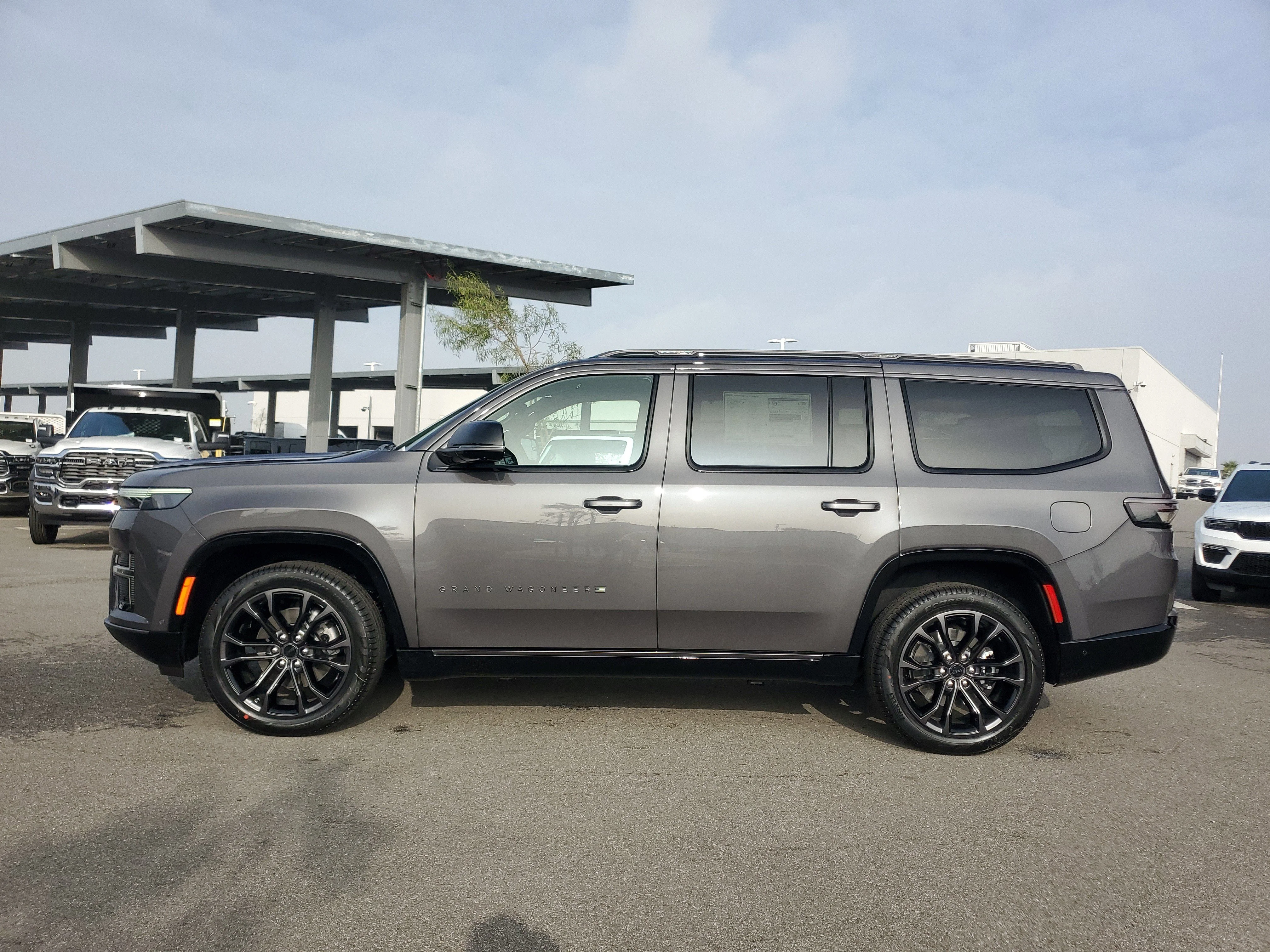 New 2026 Baltic Gray Metallic Clearcoat Jeep Summit Obsidian image 2