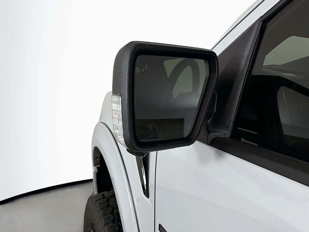 New 2025 Space White Metallic Ford XLT image 28