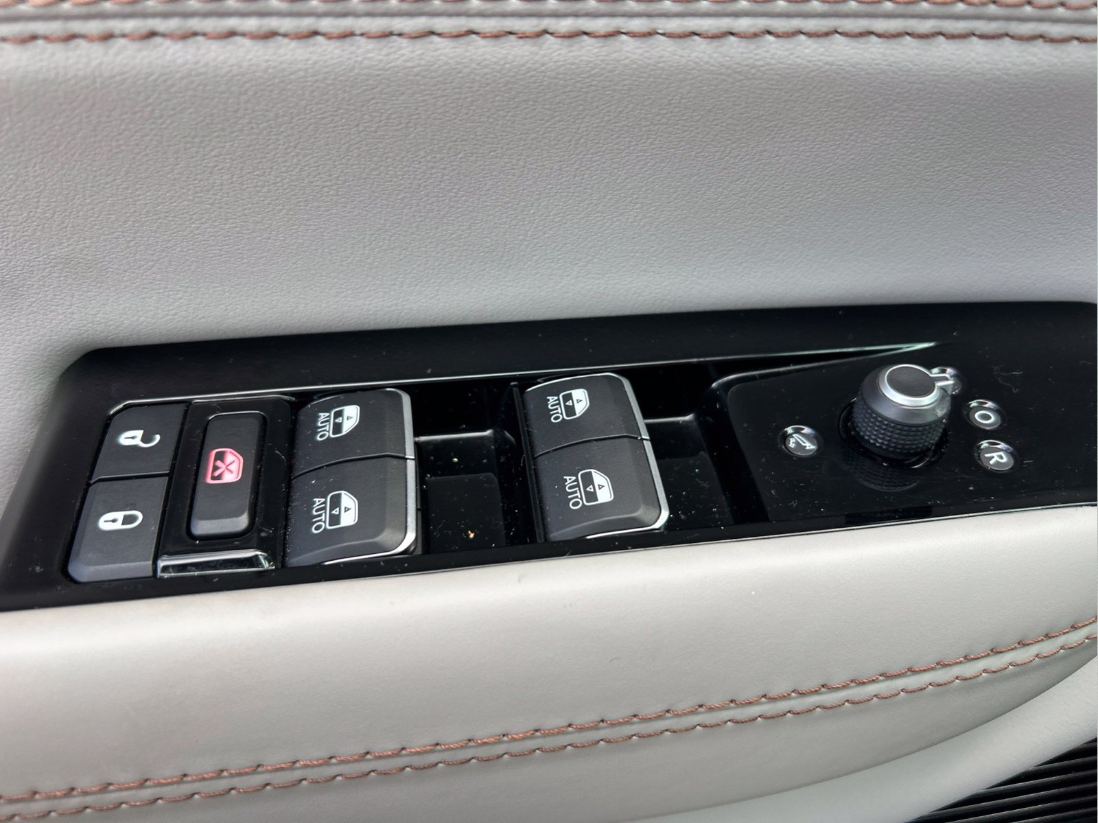 Used 2022 White Jeep Series I image 25