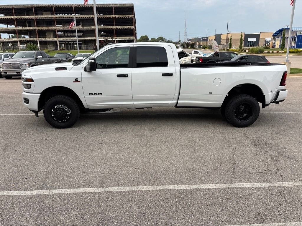 New 2026 Bright White Clear-Coat Exterior Paint RAM Big Horn image 3