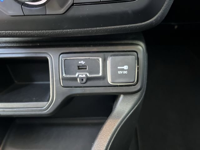 Used 2018 Glacier Metallic Jeep Latitude image 22