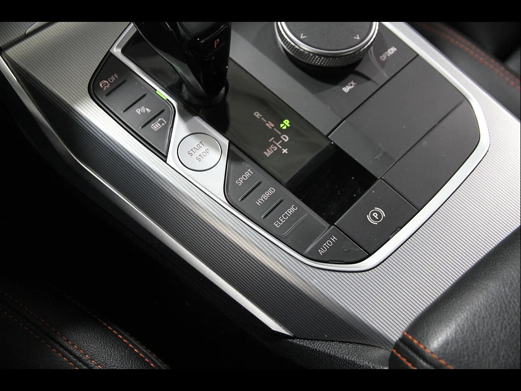 Used 2021 Glacier Silver Metallic BMW 330e xDrive image 18
