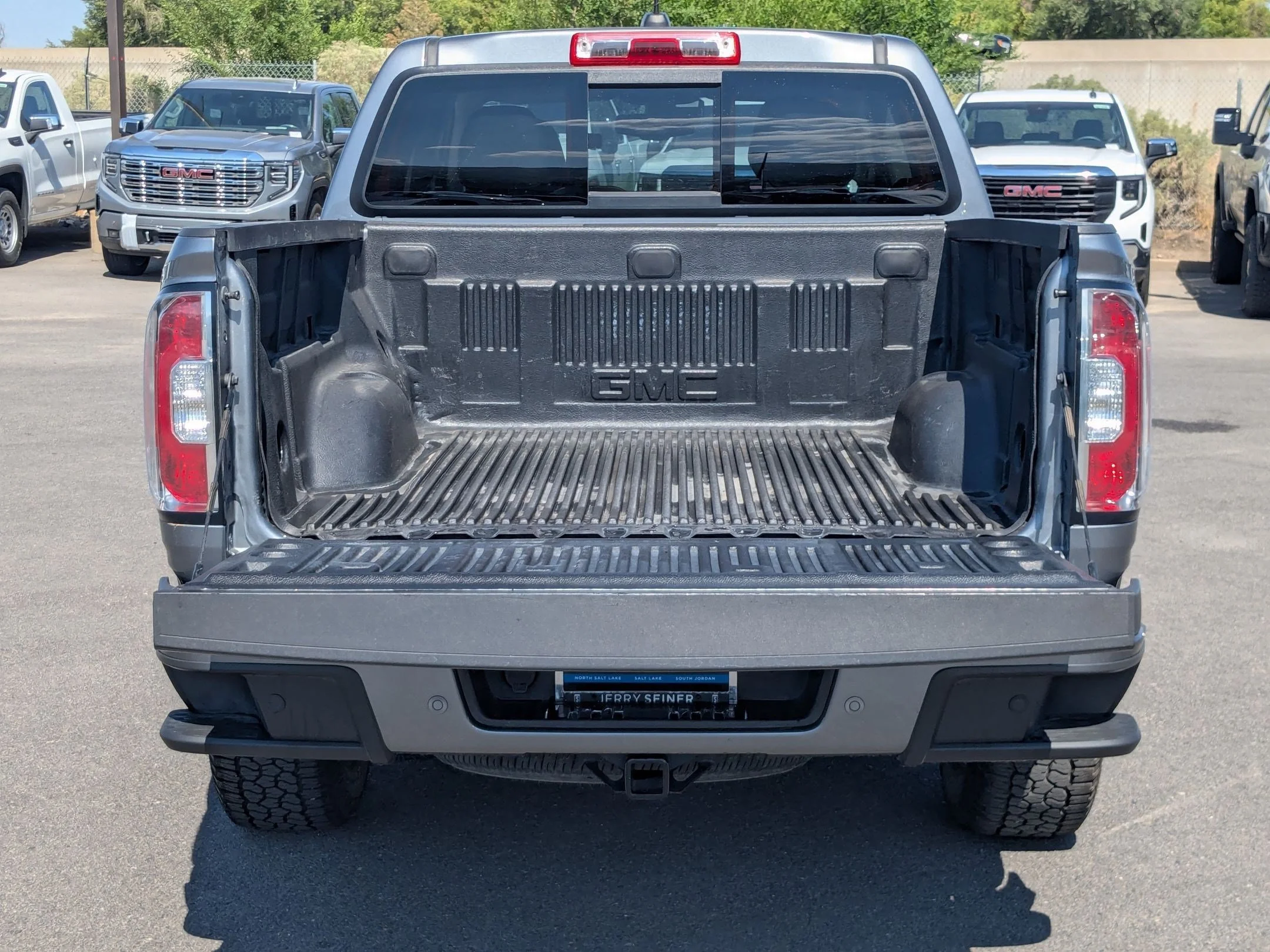 Used 2021 Satin Steel Metallic GMC 4WD AT4 w/Leather image 34