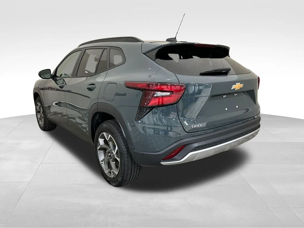 Used 2025 Gray Chevrolet LT image 3