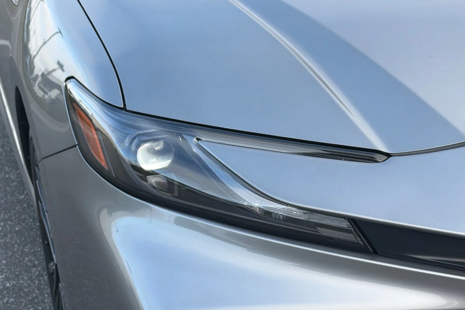 Used 2025  Toyota SE image 39