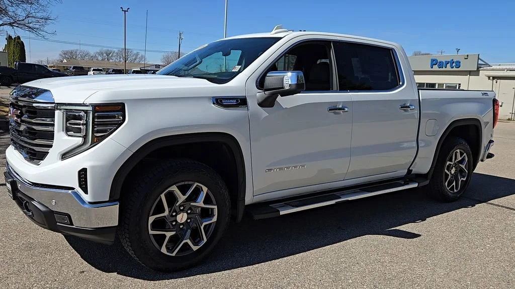 New 2026 Summit White GMC SLT image 4