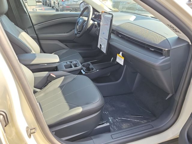 New 2026 Desert Sand Ford Select image 16