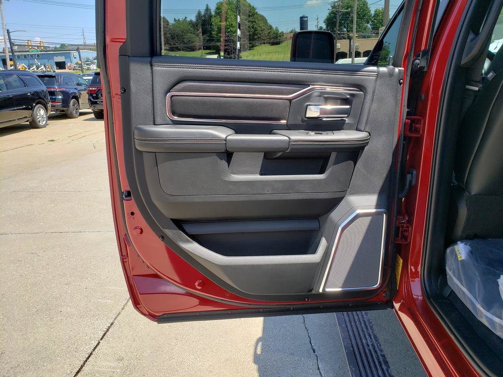 New 2026 Molten Red Pearl-Coat Exterior Paint RAM Laramie image 13