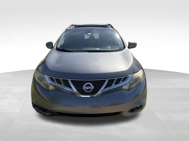 Used 2014 Gray Nissan SL image 9