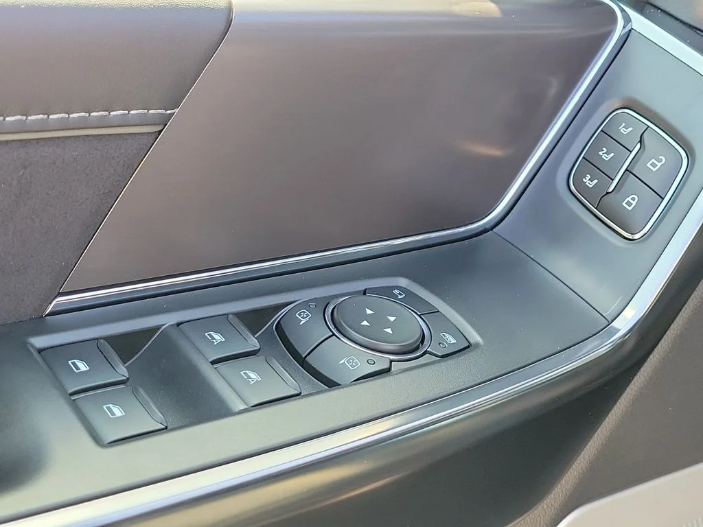New 2026 Iconic Silver Metallic Ford Platinum® image 29