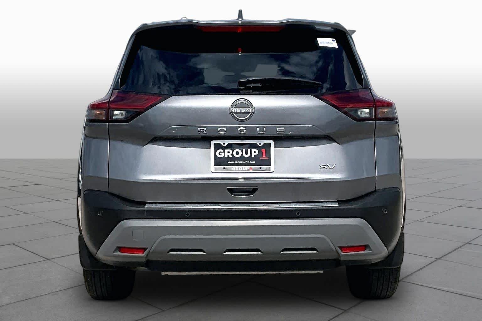 Used 2023 Gun Metallic Nissan SV image 5