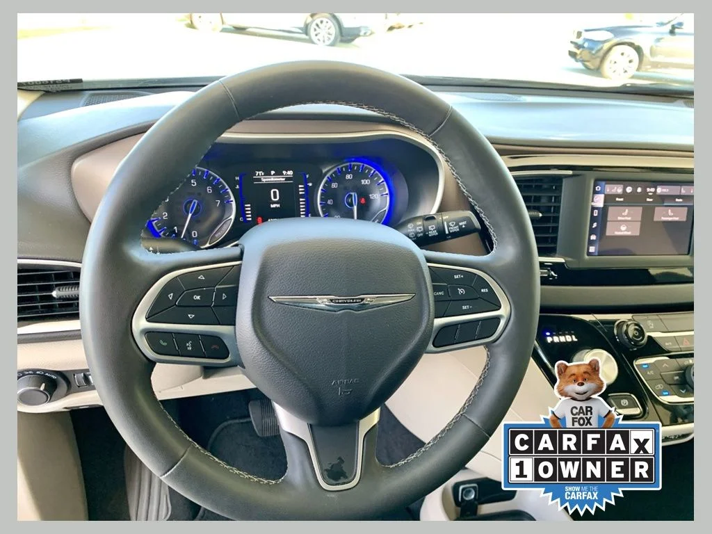 2023 Chrysler Voyager LX's photo