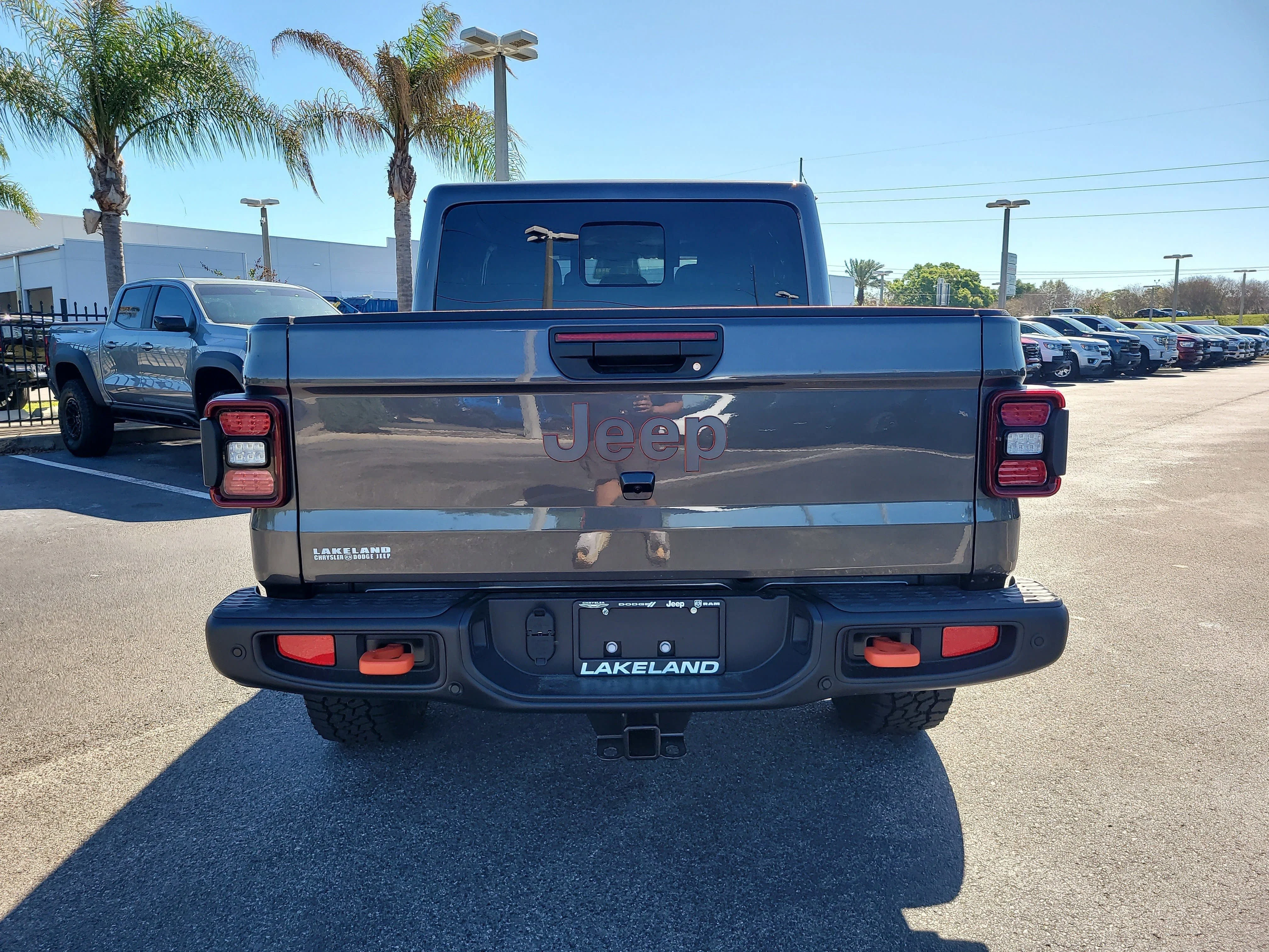New 2026 Granite Crystal Metallic Clearcoat Jeep Mojave X image 7