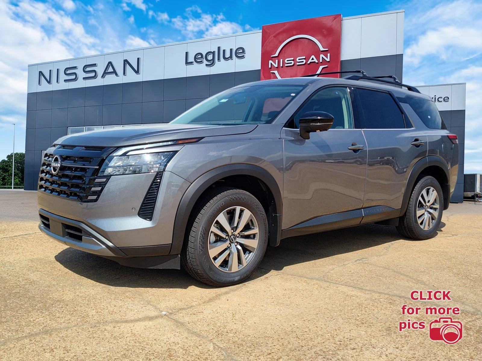 2026 Nissan Pathfinder SL