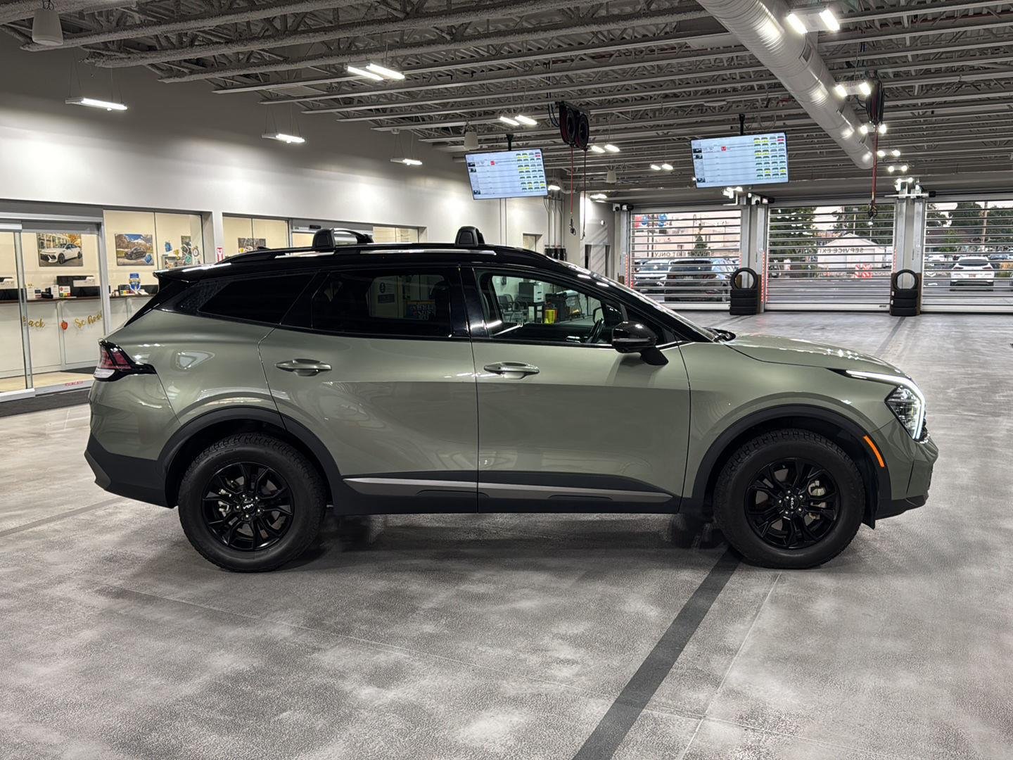 Used 2024 Jungle Green/Ebony Black Roof Kia X-Pro Prestige image 15