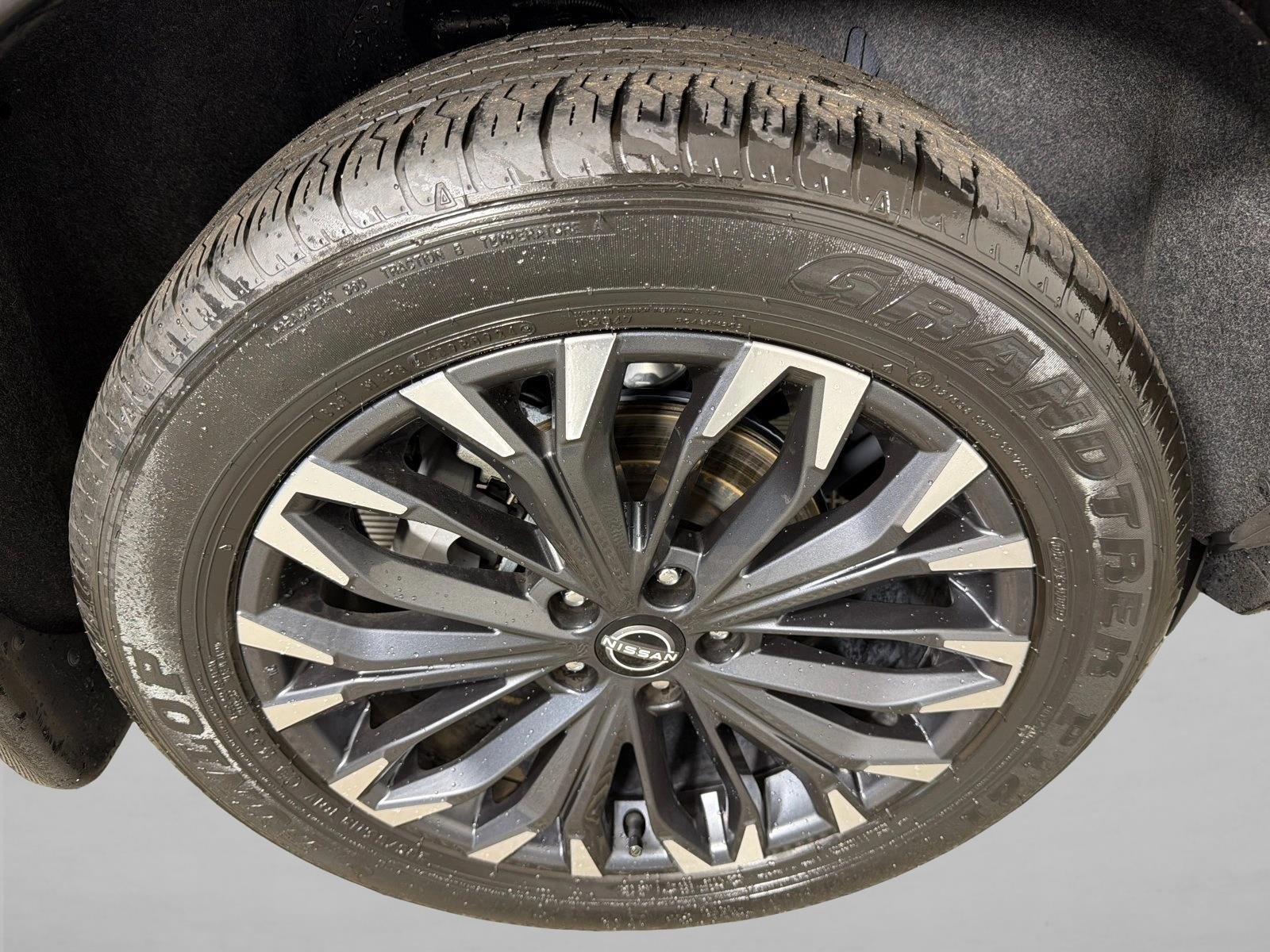 Used 2024 Deep Ocean Blue Pearl/Super Black Nissan Platinum image 19