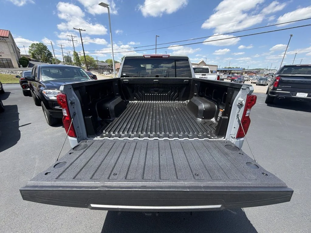 Used 2024 Gray Chevrolet LT image 29