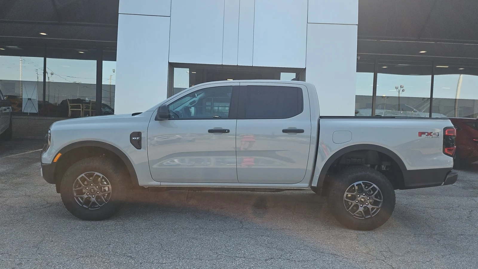 New 2026 Avalanche Ford XLT 4WD image 2