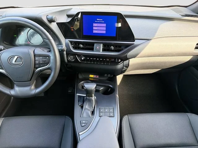 Used 2023 White Pearl Lexus UX 250h Premium image 19