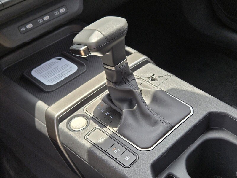 New 2027 Frost Blue / Black Roof Kia X-Line S image 13