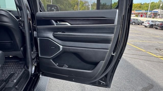 Used 2024 Diamond Black Crystal Pearlcoat Jeep Base image 19