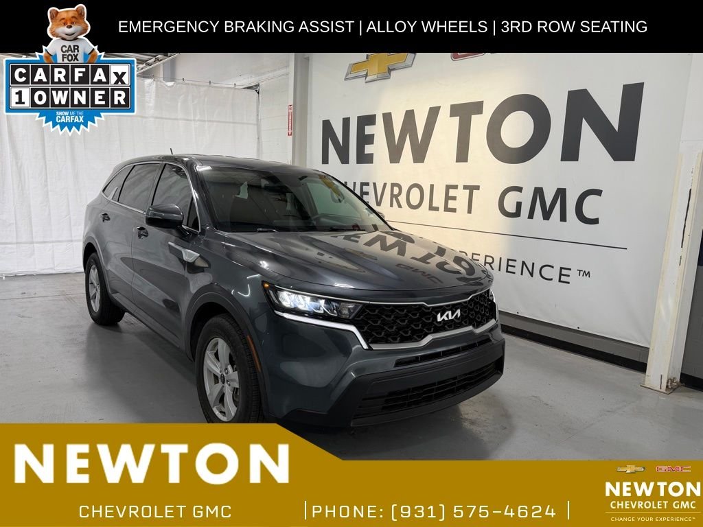 2022 Kia Sorento LX AT's photo