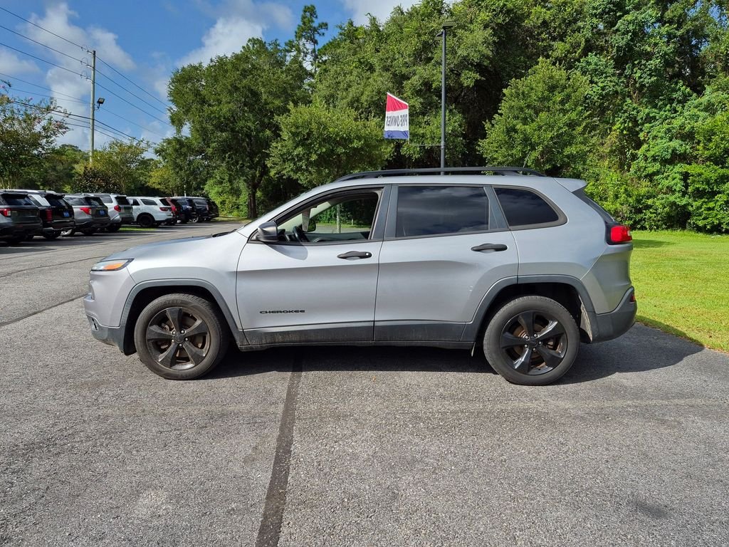 Used 2017 Silver Jeep Sport image 2
