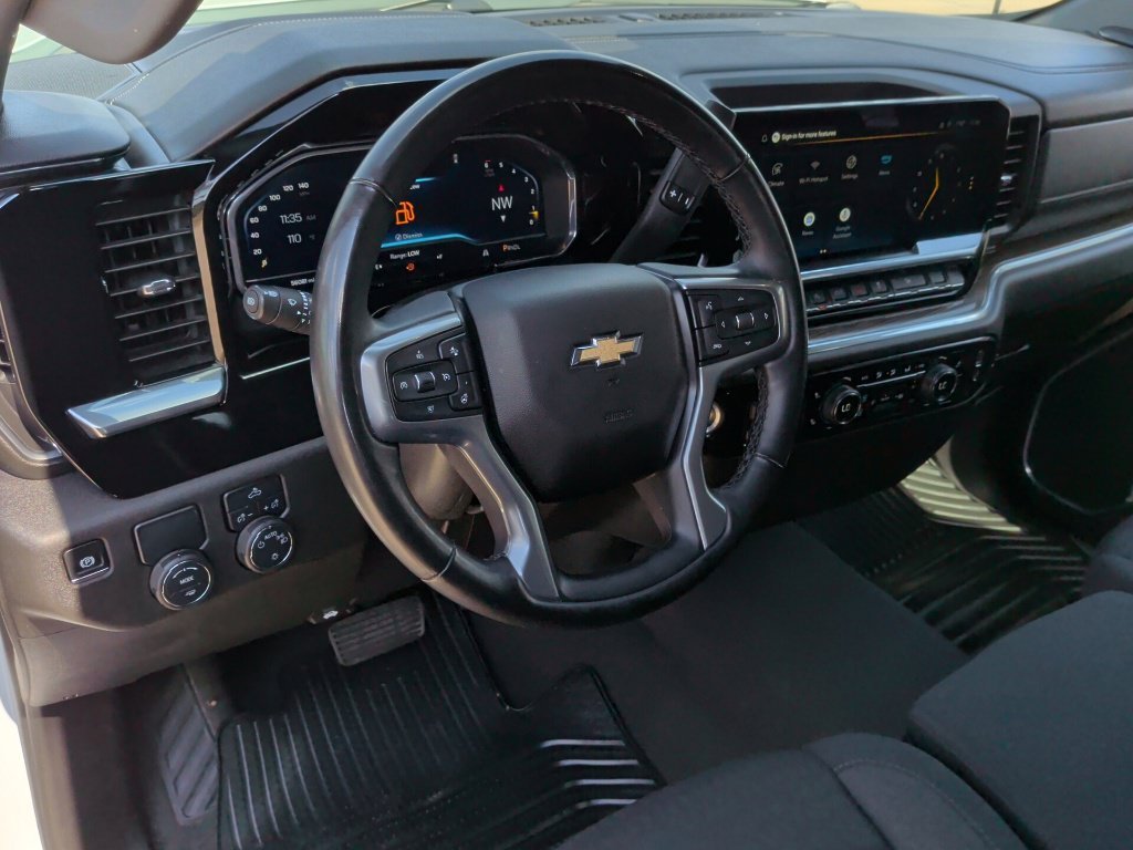 Used 2025 White Chevrolet LT image 14