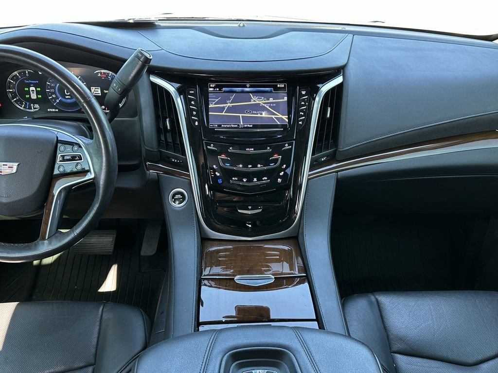 Used 2020 Silver Cadillac Luxury image 17